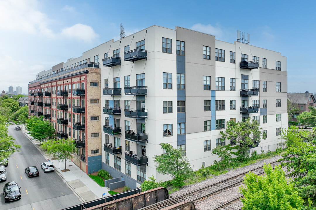 Regal Loft Condos in Chicago, IL - Building Photo