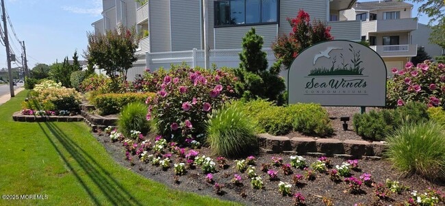 property at 5 Sea Breeze Ct