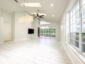 6255 NW 24th St in Boca Raton, FL - Building Photo - Building Photo