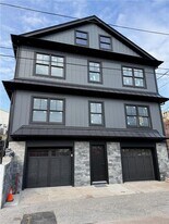 75 Marlborough St in East Greenwich, RI - Building Photo