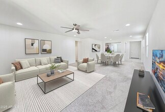 6951 W Pedro Ln in Phoenix, AZ - Building Photo - Building Photo