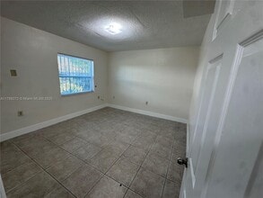16150 NE 19th Ct in North Miami Beach, FL - Building Photo - Building Photo