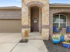 4104 Porter Farm Rd in Andice, TX - Building Photo - Building Photo