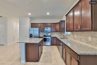 11705 Clare Hill Ave in Riverview, FL - Building Photo - Building Photo