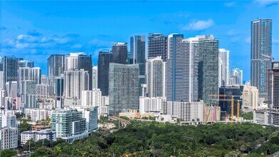 2127 Brickell Ave in Miami, FL - Building Photo - Building Photo