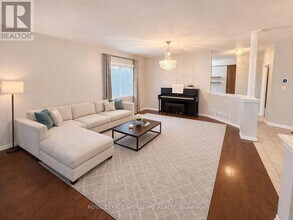 2074 Cynthia Ct in Innisfil, ON - Building Photo - Building Photo