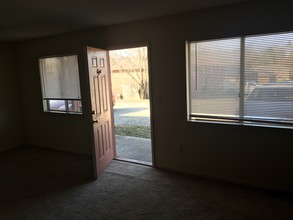 801 S Main St, Unit 4 in Warrensburg, MO - Building Photo - Building Photo