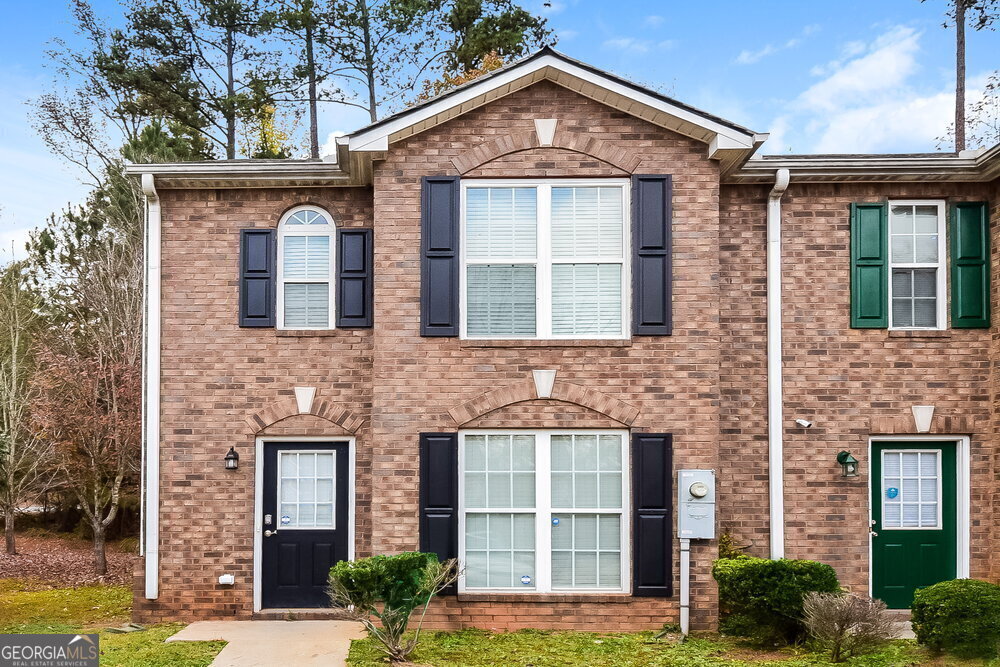 2400 Piering Dr in Stonecrest, GA - Building Photo