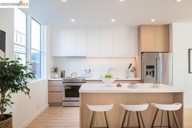 802 Apgar St in Oakland, CA - Building Photo - Building Photo