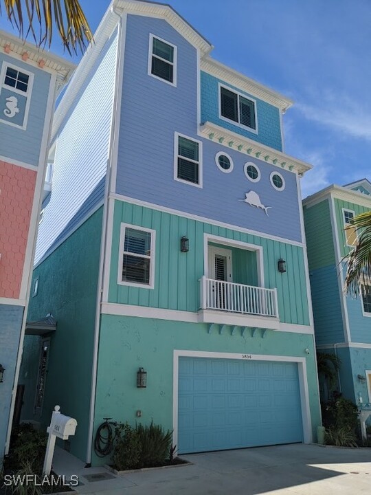 5854 Shell Cove Drive in Cape Coral, FL - Foto de edificio