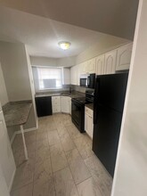 2050b Kings Gate Cir SW in Snellville, GA - Building Photo - Building Photo