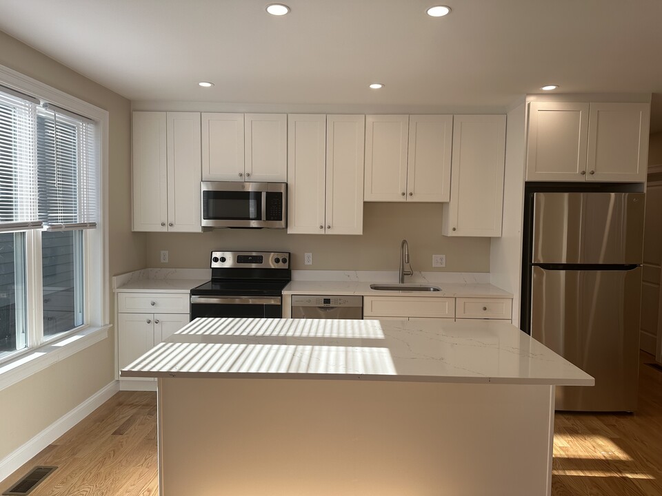 62 Waverly St in Boston, MA - Building Photo