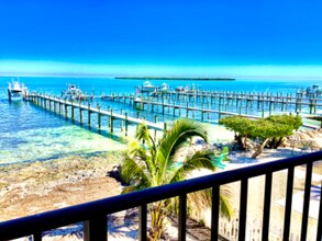 232 Tarpon St in Tavernier, FL - Building Photo - Building Photo