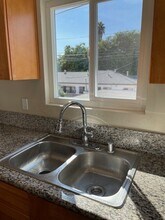 2107 Earl Ave, Unit 4 in Long Beach, CA - Building Photo - Building Photo