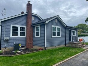 22 6th Ave in Kings Park, NY - Building Photo - Building Photo