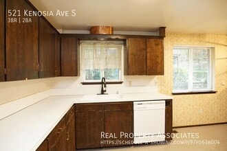 521 Kenosia Ave S in Kent, WA - Building Photo - Building Photo