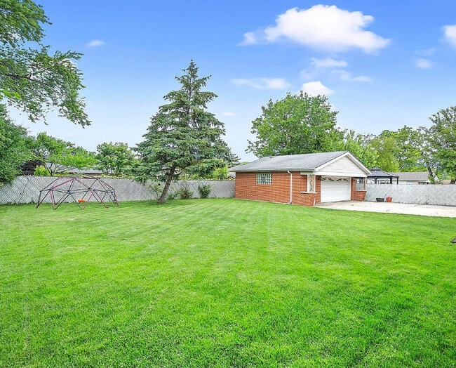 15W644 Patricia Ln in Elmhurst, IL - Building Photo - Building Photo