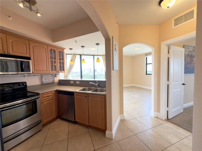 2301 SW 27th Ave in Miami, FL - Building Photo - Building Photo