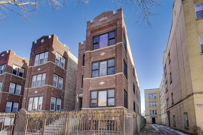 4331 N Sacramento Ave in Chicago, IL - Building Photo - Building Photo