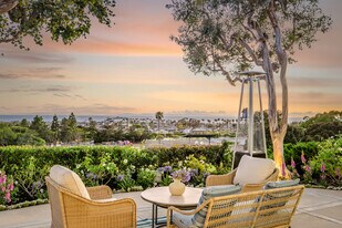 3007 Harbor View Dr in Newport Beach, CA - Building Photo