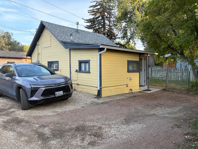 property at 235 W 7th St