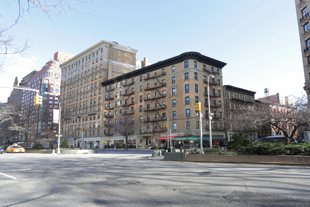 Seminole Hotel in New York, NY - Building Photo