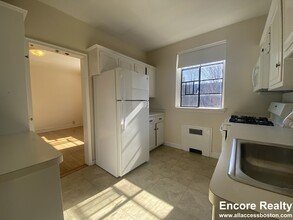 91 Longwood Ave, Unit #3 in Brookline, MA - Building Photo - Building Photo