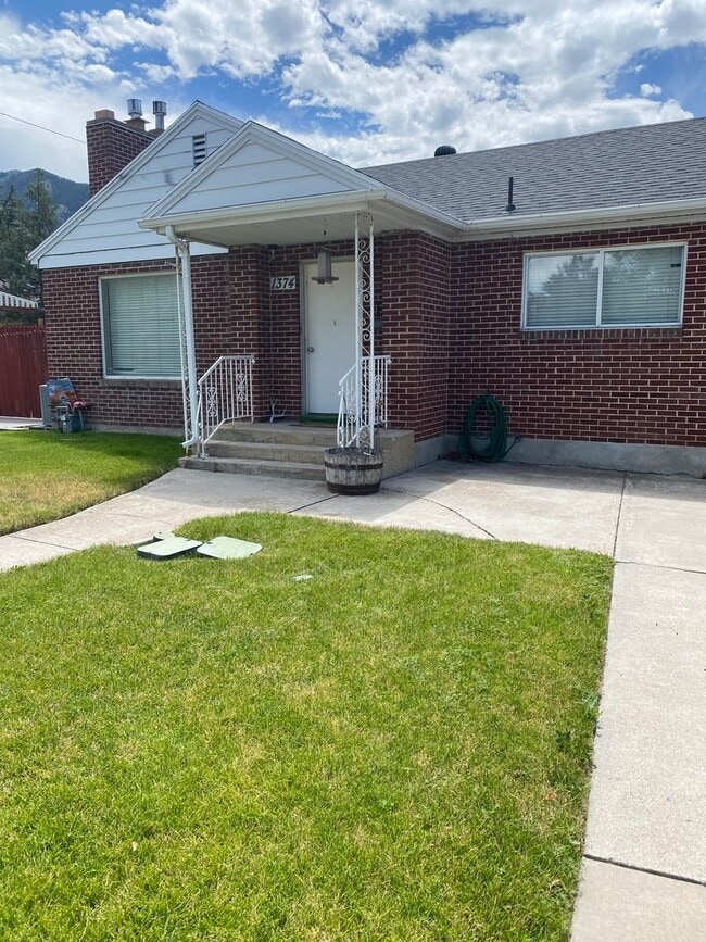 property at 1374 Maple Dr