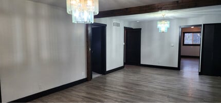 144 S Main St in Trenton, MO - Foto de edificio - Building Photo