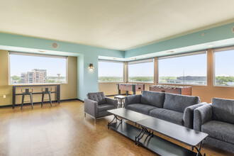 Galaxie High Rise Apartments in Madison, WI - Building Photo - Interior Photo