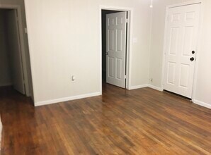 1029 Wilson St, Unit 1524 Ave. B. in Port Neches, TX - Foto de edificio - Building Photo