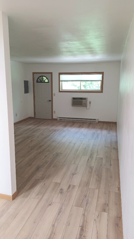 1710 Burdick St in Oshkosh, WI - Foto de edificio - Building Photo