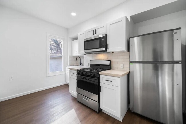 9 Stevens Ave in Jersey City, NJ - Building Photo - Building Photo