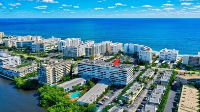 3589 S Ocean Blvd in South Palm Beach, FL - Foto de edificio - Building Photo