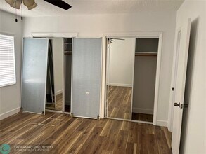 5517 SW 24th Ave in Fort Lauderdale, FL - Foto de edificio - Building Photo