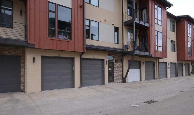 2715 Iowa Dr in Fort Collins, CO - Building Photo - Building Photo
