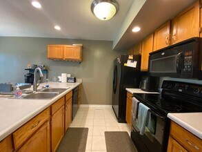 943 23rd Ave in Coralville, IA - Building Photo - Building Photo