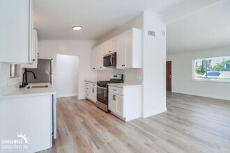 3182 Central Ave in Spring Valley, CA - Building Photo - Building Photo