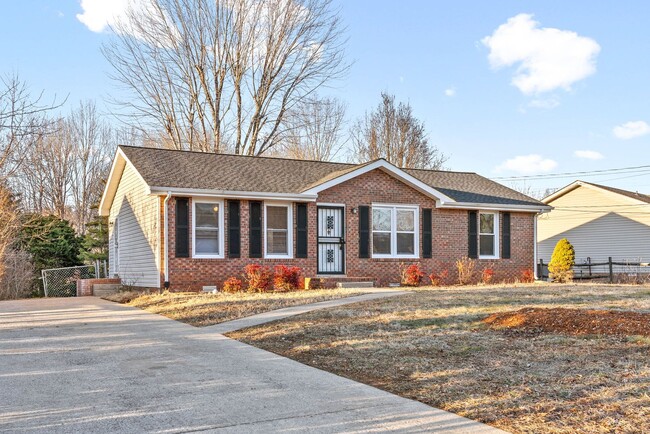 736 Acorn Dr in Clarksville, TN - Building Photo - Building Photo