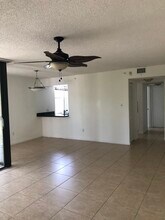 820 Lavers Cir, Unit 311 in Delray Beach, FL - Foto de edificio - Building Photo