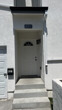 831 E 109th St in Los Angeles, CA - Building Photo - Building Photo