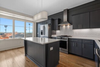 1027 S Main St in Greenville, SC - Building Photo - Building Photo