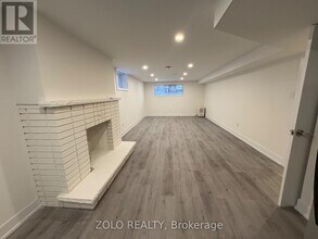 3 Highcroft Rd in Barrie, ON - Building Photo - Building Photo