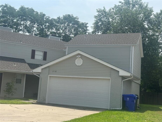 property at 1718 Jennifer Cir