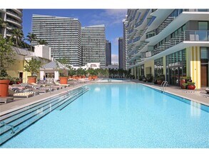1300 S Miami Ave, Unit 1706 in Miami, FL - Building Photo - Building Photo