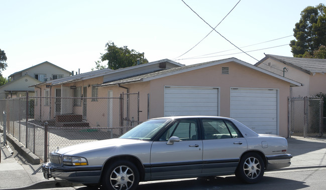 1976-1978 Mason St in San Pablo, CA - Foto de edificio - Building Photo