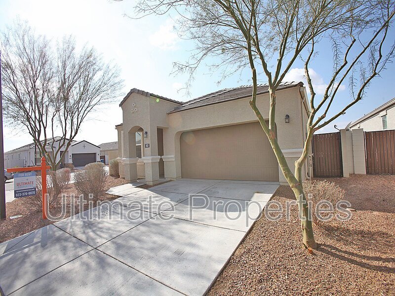 102 N 190th Ave in Buckeye, AZ - Building Photo