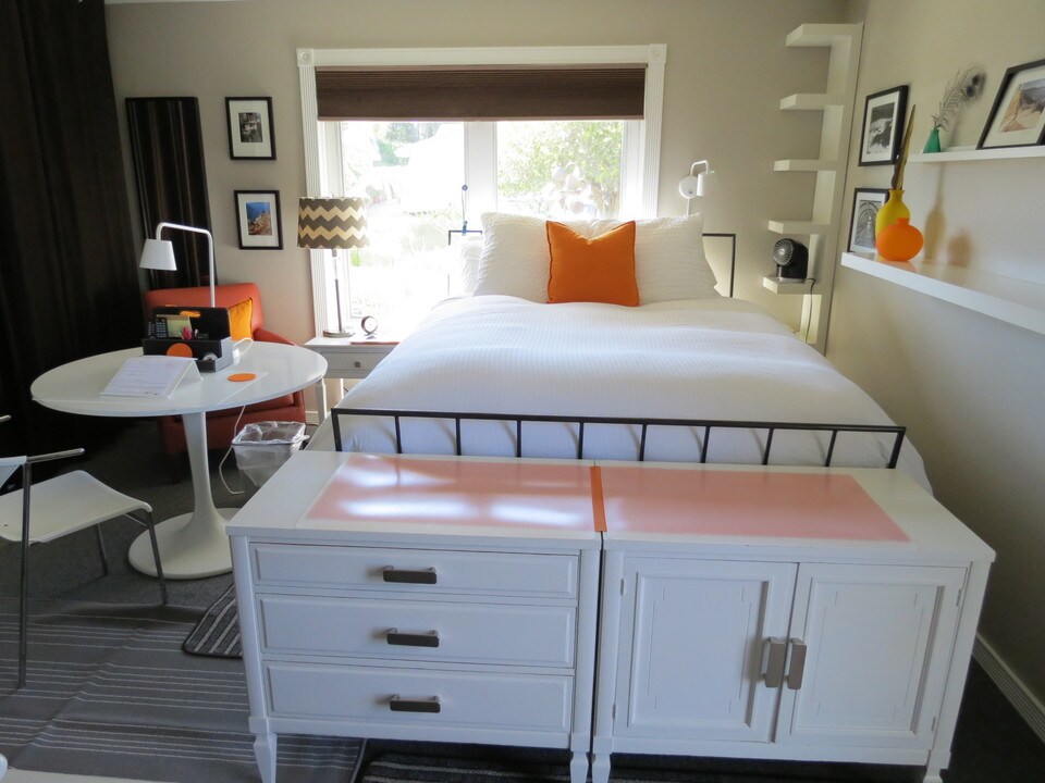 2407 Sonora Ct in Carlsbad, CA - Building Photo