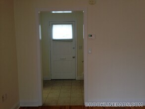 117 Thornton Rd in Brookline, MA - Building Photo - Building Photo