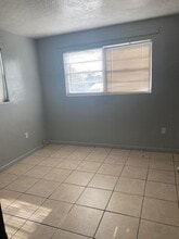 644 SW 4th St-Unit -1 in Belle Glade, FL - Building Photo - Building Photo